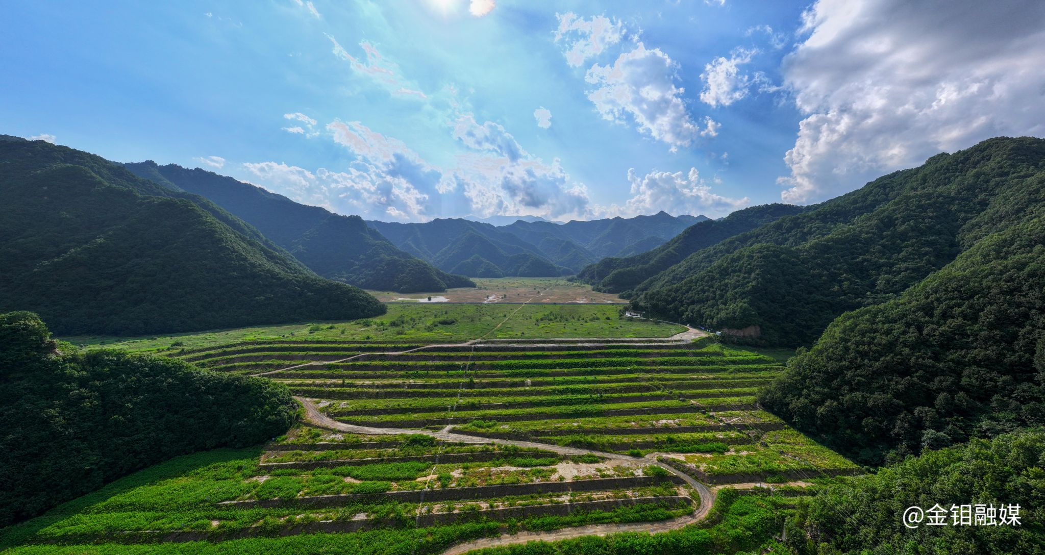 20251226-社会责任:木子沟尾矿库闭库顺利销号 为陕西矿山治理交出高分答卷 (1).jpg