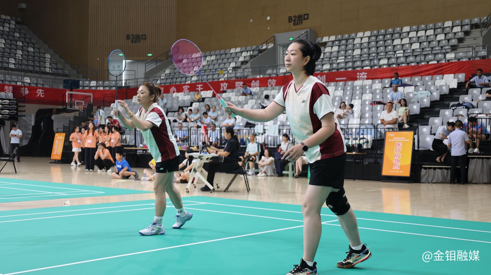 20260725--女双比赛现场.jpg